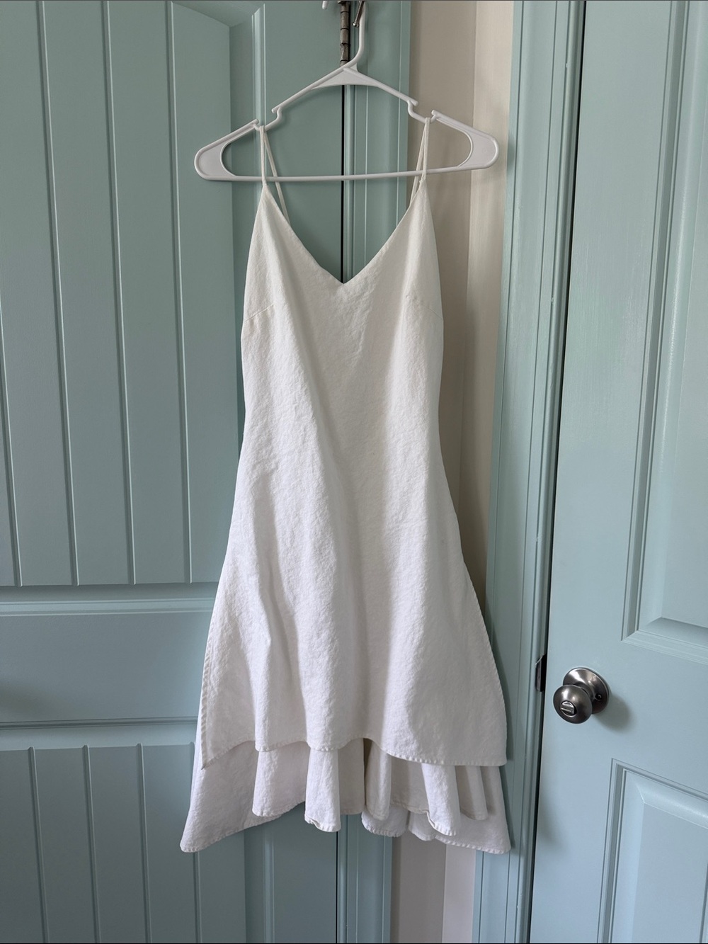 White V-Neck Spaghetti Strap Linnen Dress